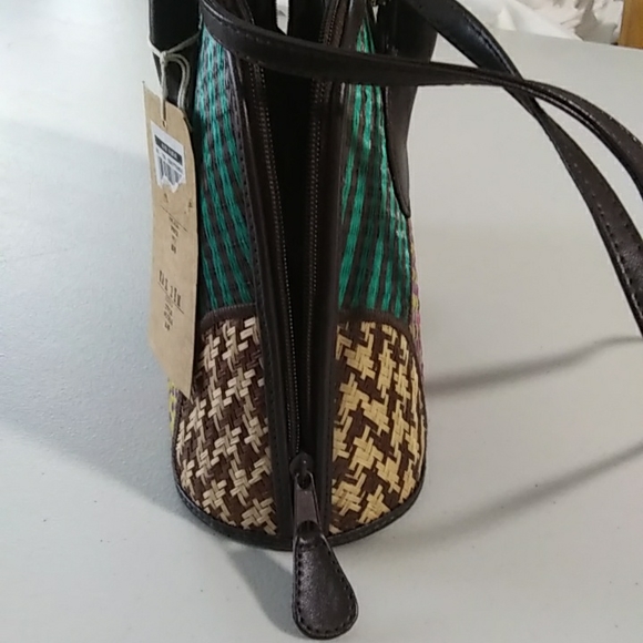 Le Sac for Kultura, multi color straw purse. - Picture 9 of 12